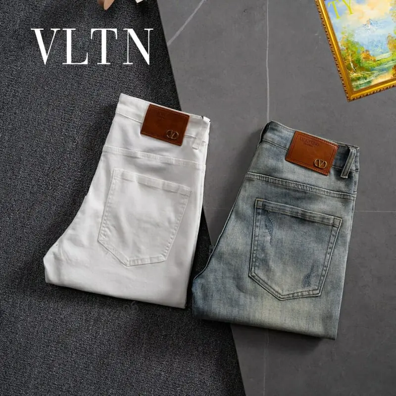 valentino jeans pour homme s_12121431